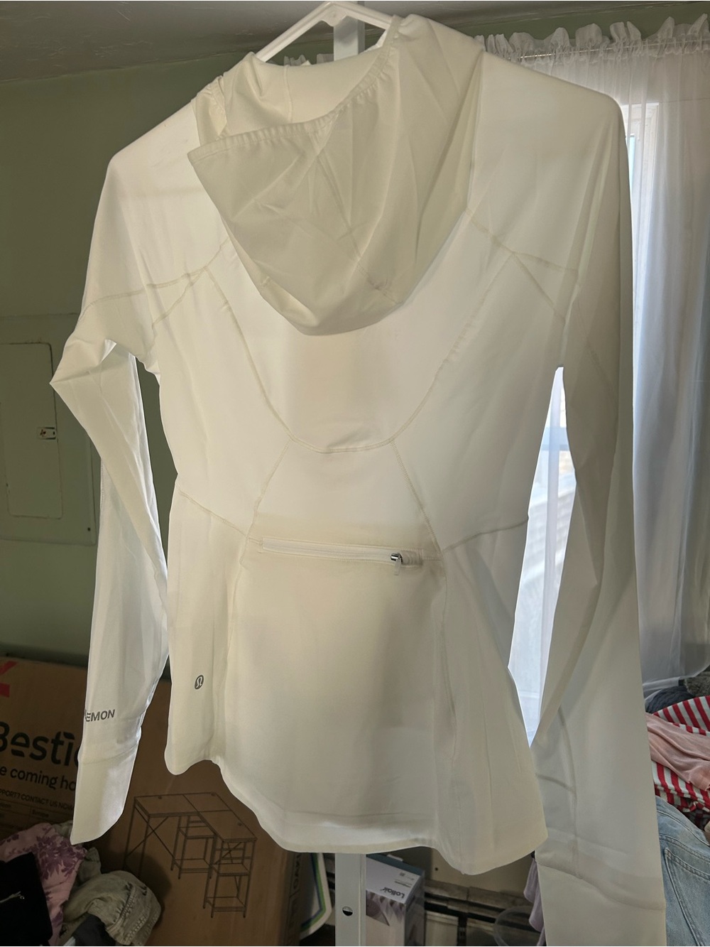 lululemon athletica Mist Over Windbreaker in white - Picture 3 of 6
